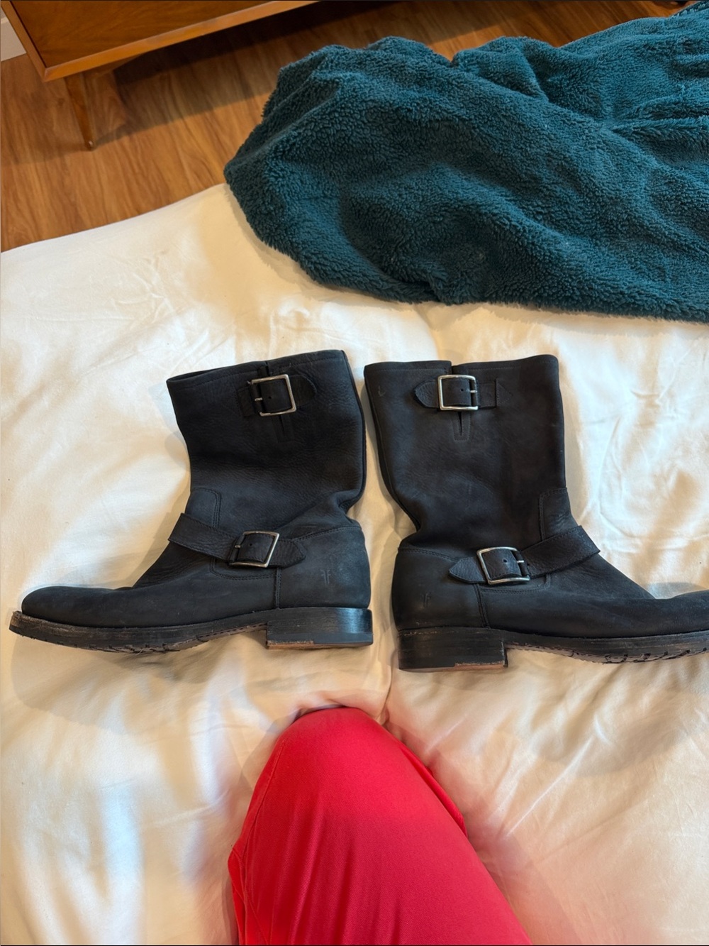 Women’s Frye Veronica short Motto boots Black size 9